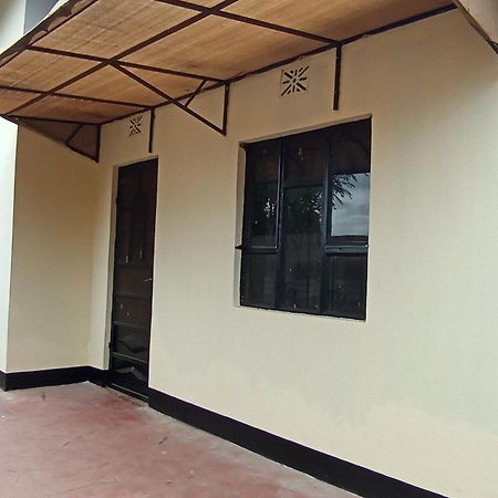 Airb&B Homestay Boma la Ngombe Eksteriør bilde